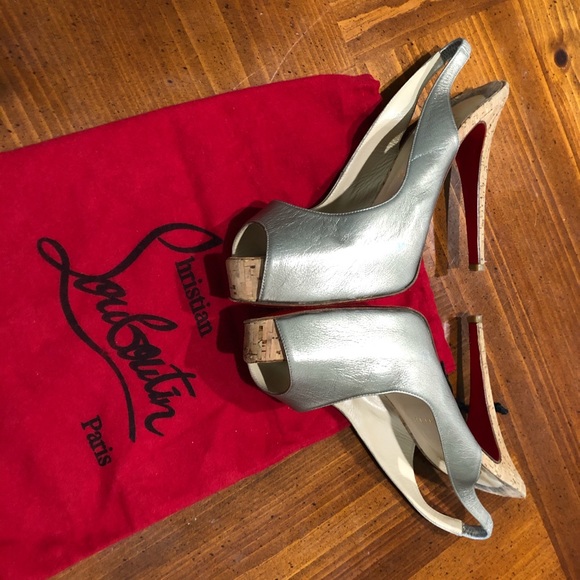 Christian Louboutin Gold Leather Peep Toe Cork - Picture 14 of 16